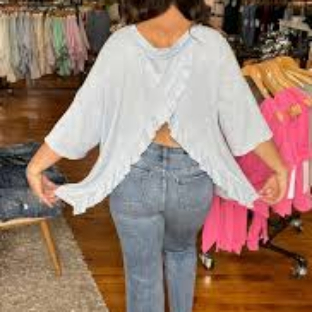 Fantastic Fawn Kaylee Ruffle Split Back Top NWT size Small